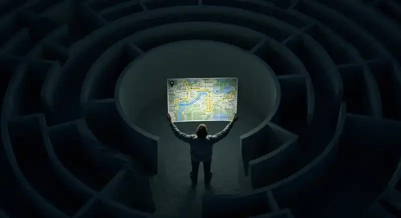 迷路の入り口に立つ人物と、その手回避する指示のコツ